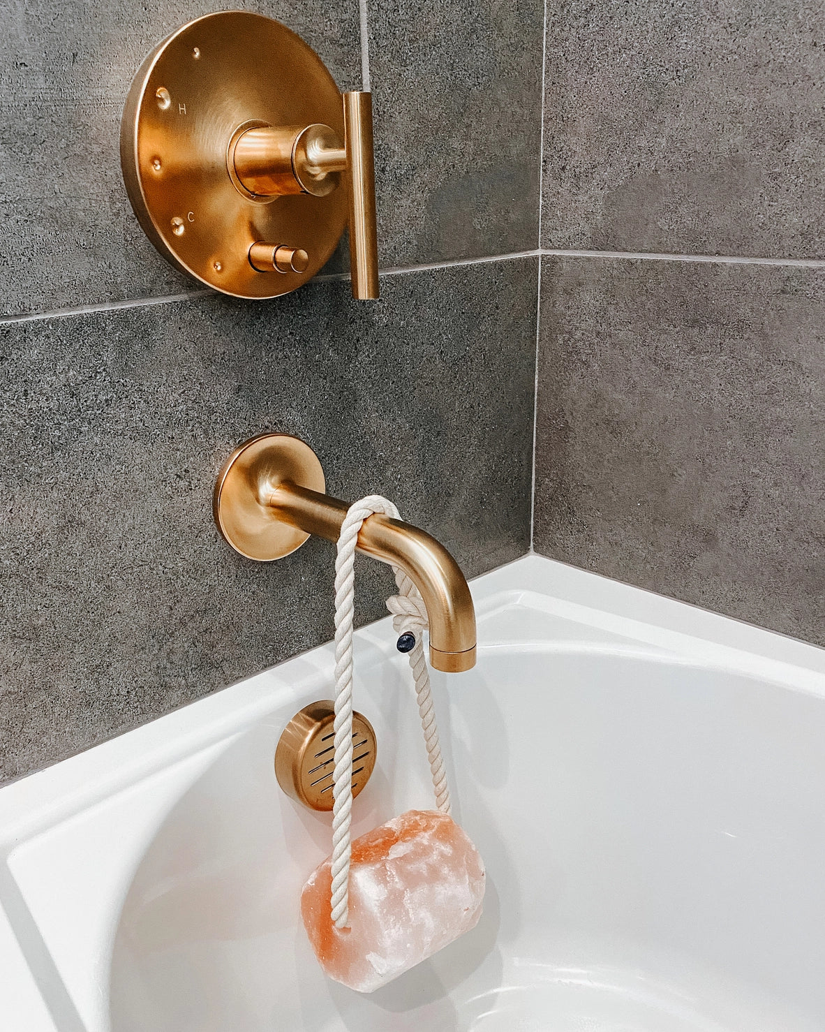 Pink Himalayan Bath Salt Rock